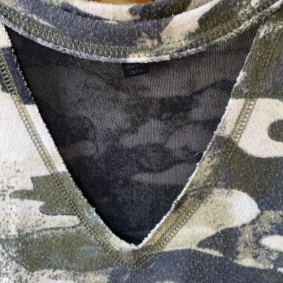 Rock N Republic Camo Top - Picture 3 of 11